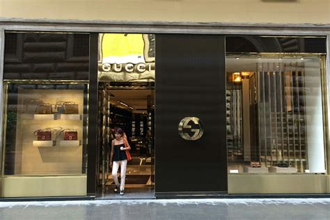 gucci shop florence.